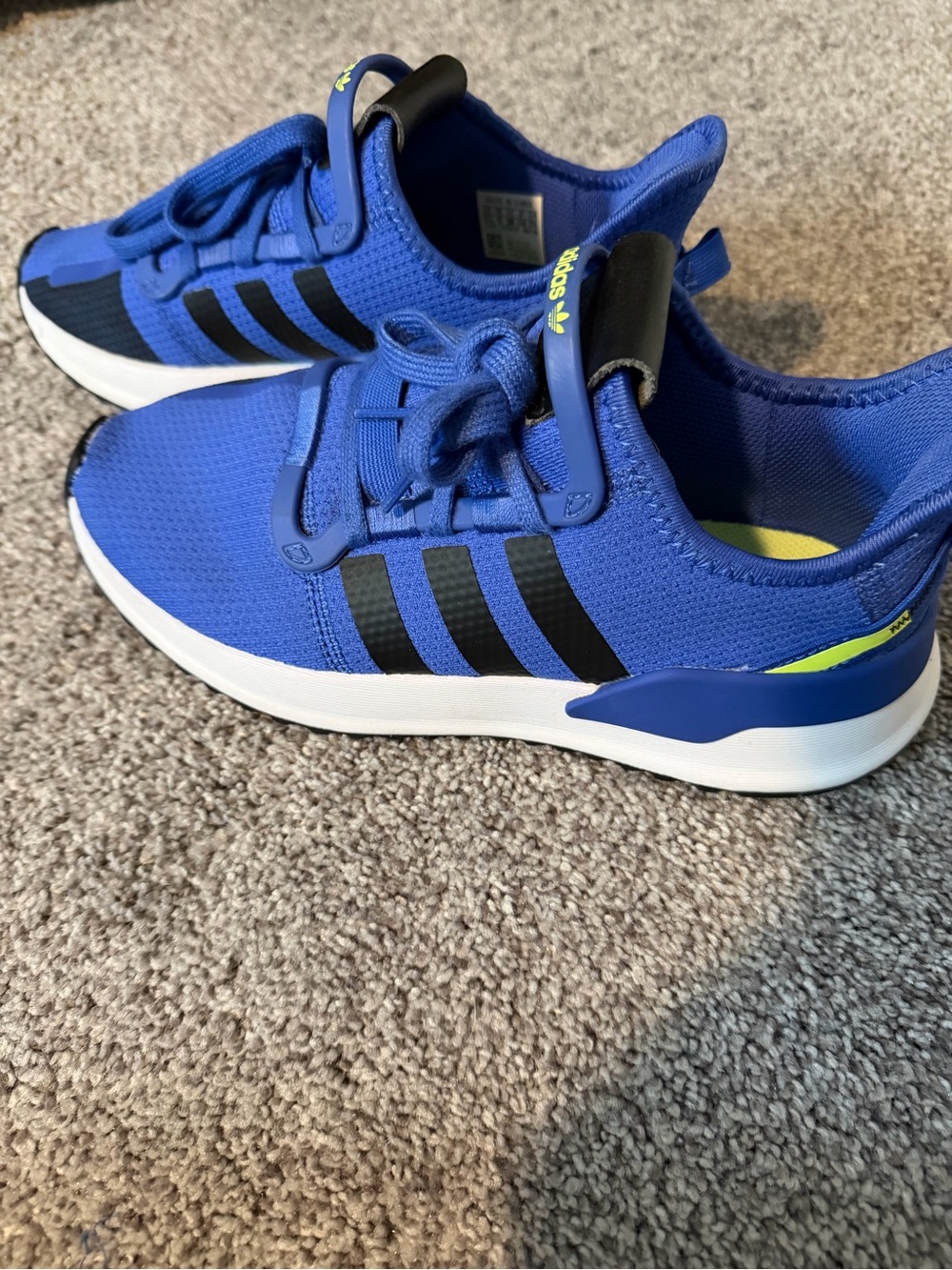 Adidas 7.5 women’s